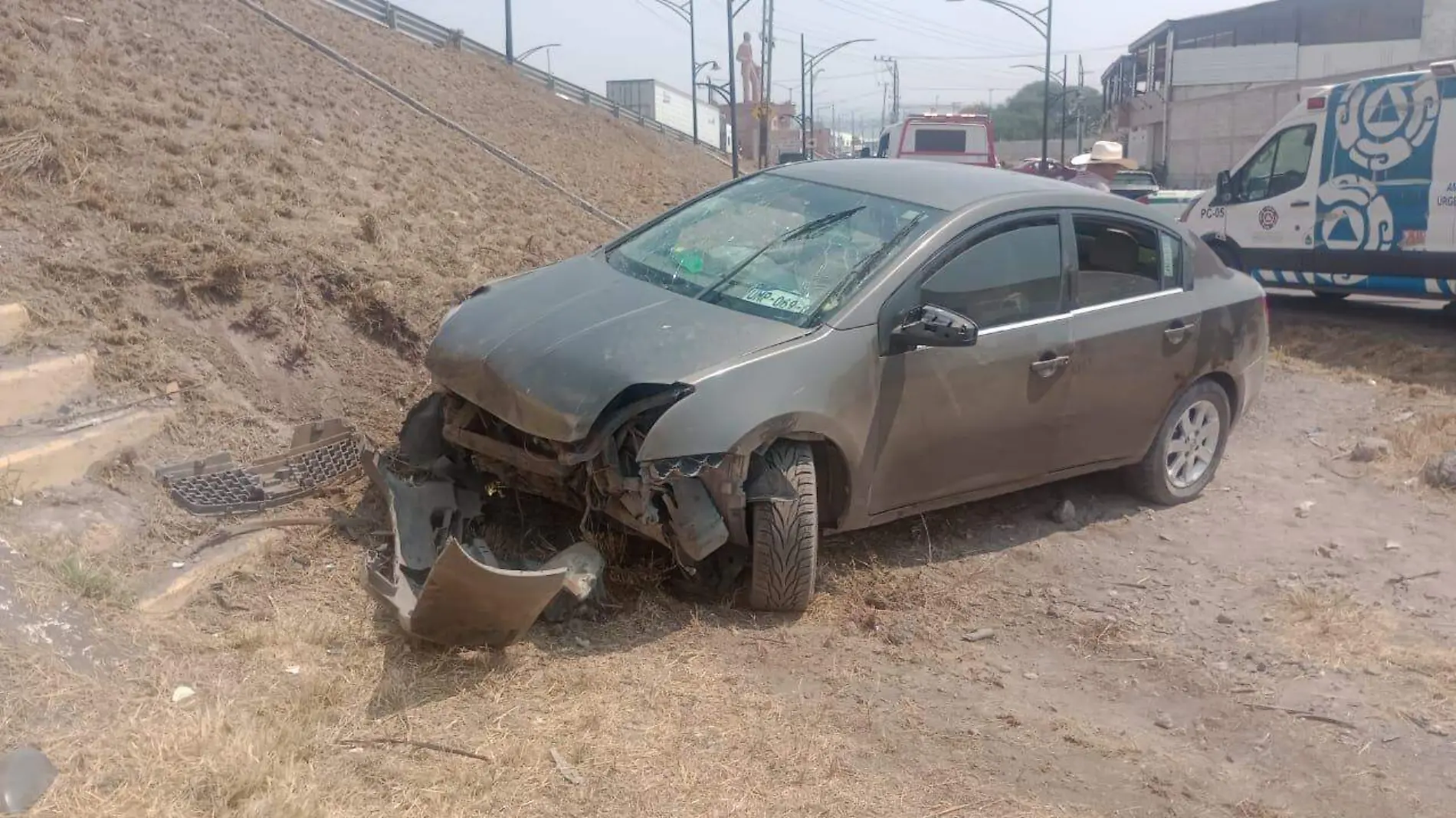 SJR POLI  EL CARRO QUEDO DESTROZADO